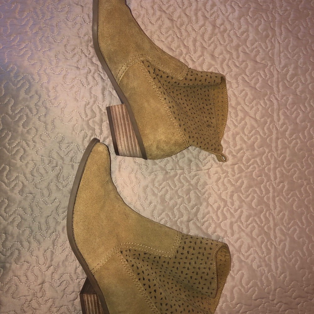 American Eagle Booties